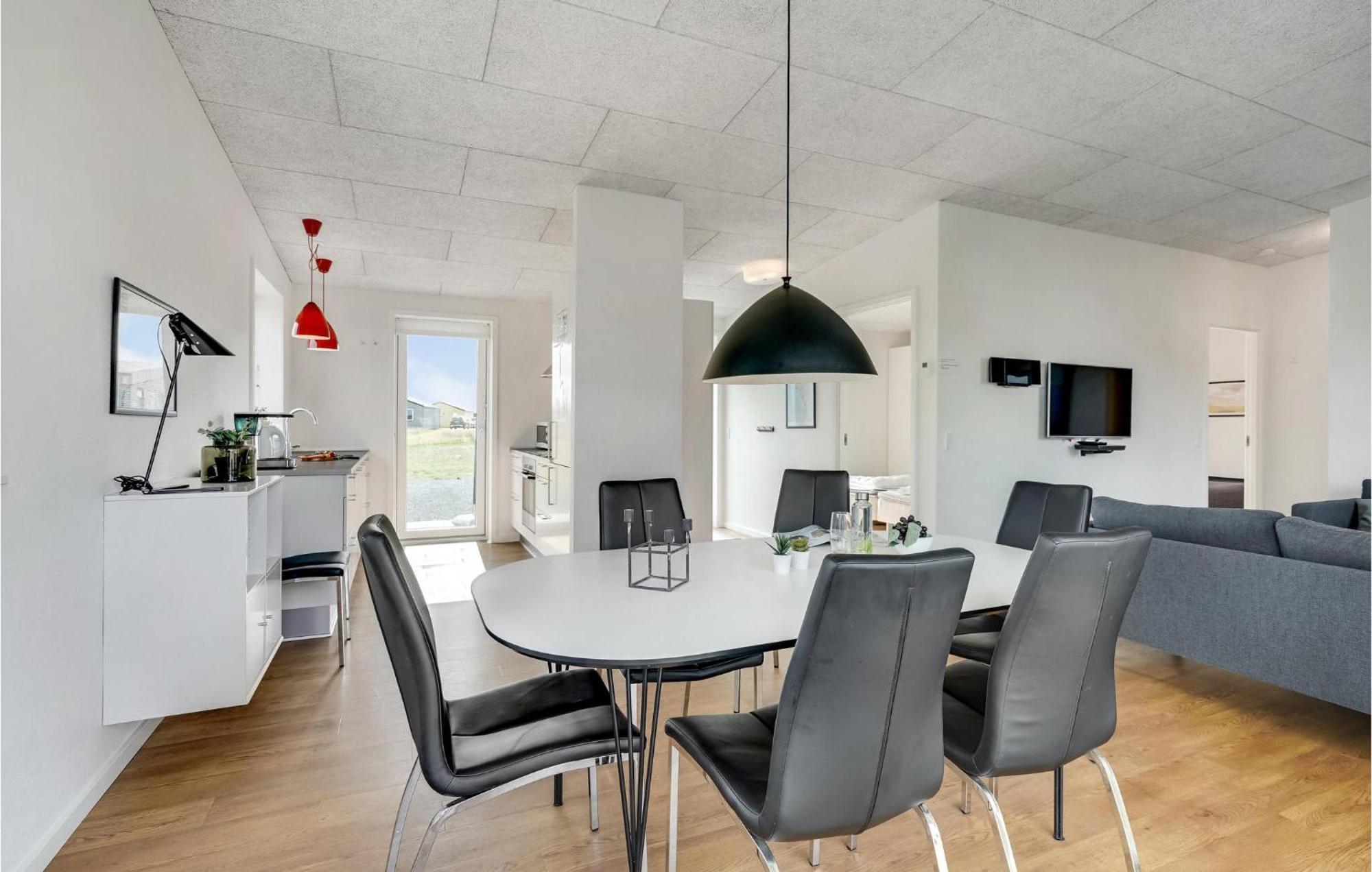 Gorgeous Home In Ringkobing With House A Panoramic View Sondervig Bagian luar foto